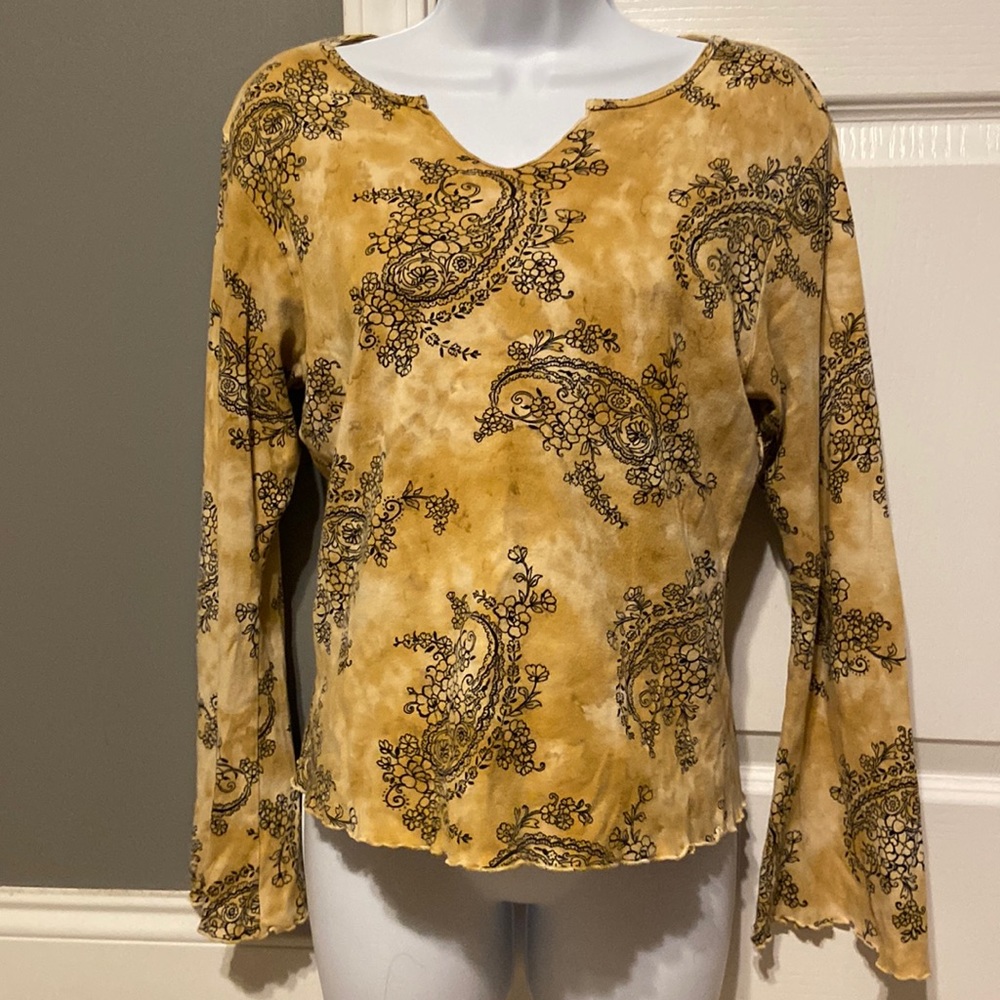 Patterned long sleeve